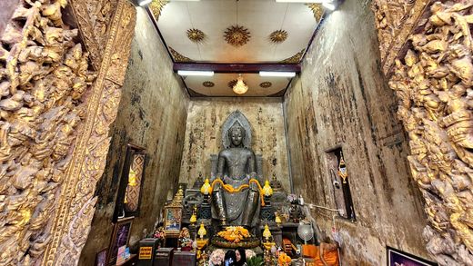 ภายในวัดหน้าพระเมรุ